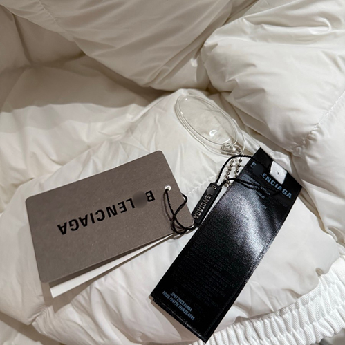 バレンシアガ 中綿ジャケットオーバーサイズ・ウインドブレーカー