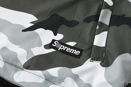 シュプリーム 両面ジャケットアウター流行に左右されないデザイン