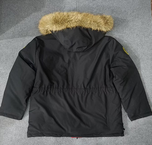 バレンシアガ 両面ジャケットグースダウン使用