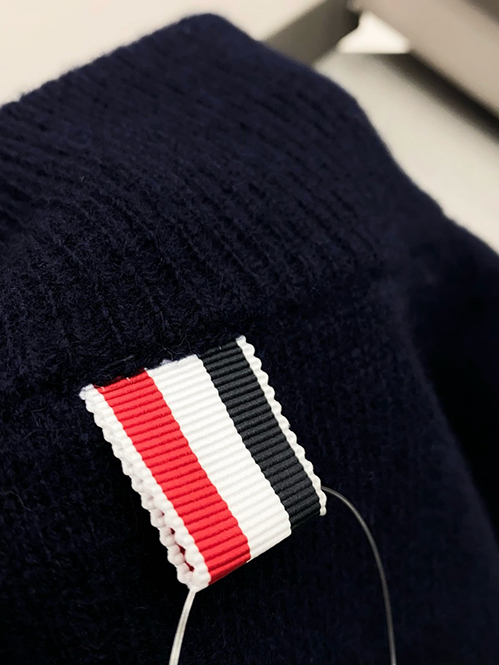 トム ブラウンスーパーコピー レディース ニットセーター三本線アームバンド