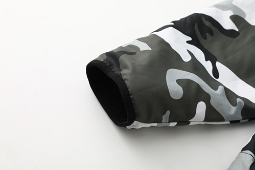 シュプリーム 両面ジャケットアウター流行に左右されないデザイン