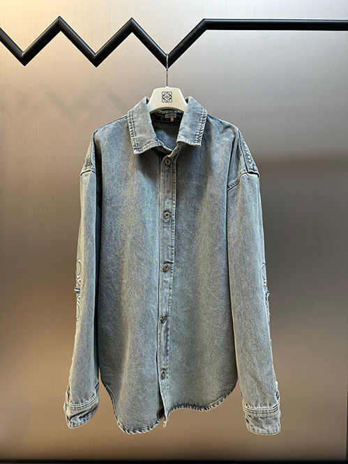 ロエベ スーパーコピーデニムジャケットシンプルで上品なデザイン