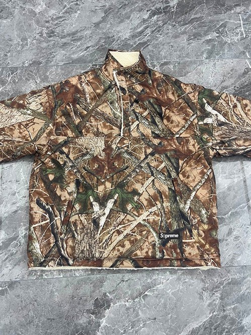 シュプリーム 両面ジャケットアウター流行に左右されないデザイン