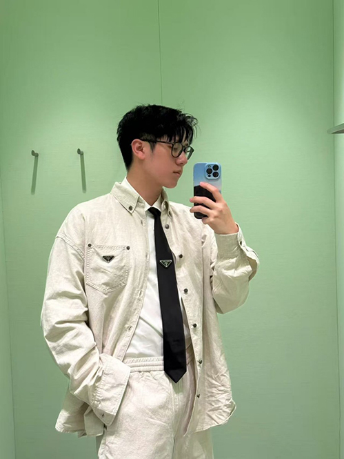 プラダ スーパーコピージャケットアウターミニマルデザイン