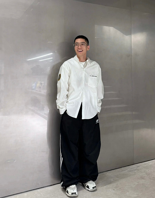 バレンシアガスーパーコピー メンズ／レディース シャツ左胸ポケット ロゴ