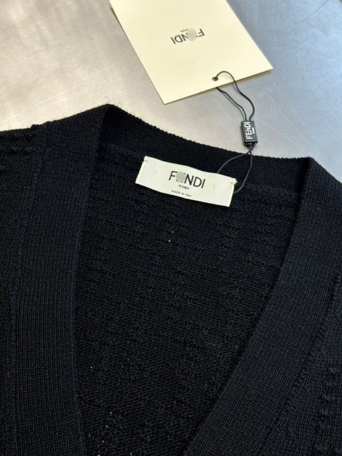 フェンディスーパーコピー ニットカーディガンカジュアルデザイン