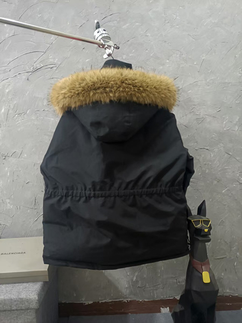 バレンシアガ 両面ジャケットグースダウン使用