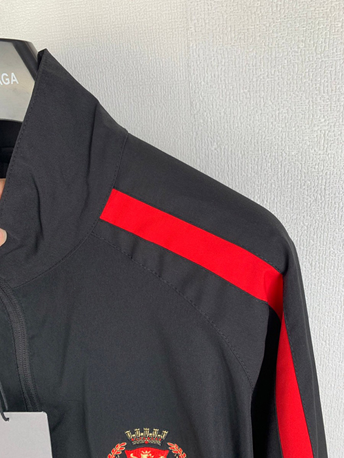 バレンシアガ &times; プーマ コラボジャケットアウター