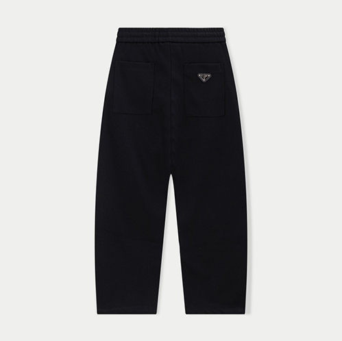 プラダ スウェットパンツ柔らかく肌触りの良い素材