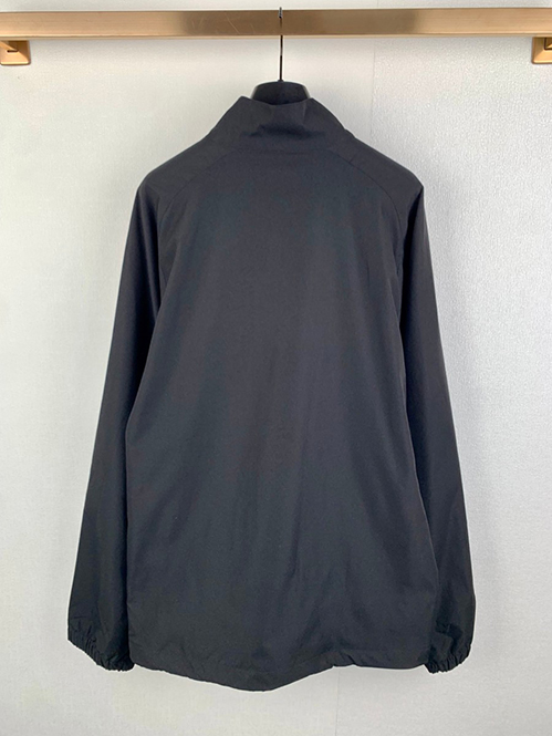 バレンシアガ &times; プーマ コラボジャケットアウター