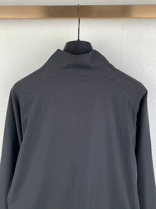 バレンシアガ &times; プーマ コラボジャケットアウター