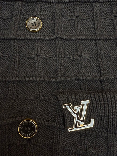 ルイ・ヴィトン ニットカーディガン高級感と端正な雰囲気