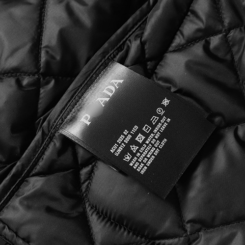 プラダ 上品カジュアルパーカー アウター中綿