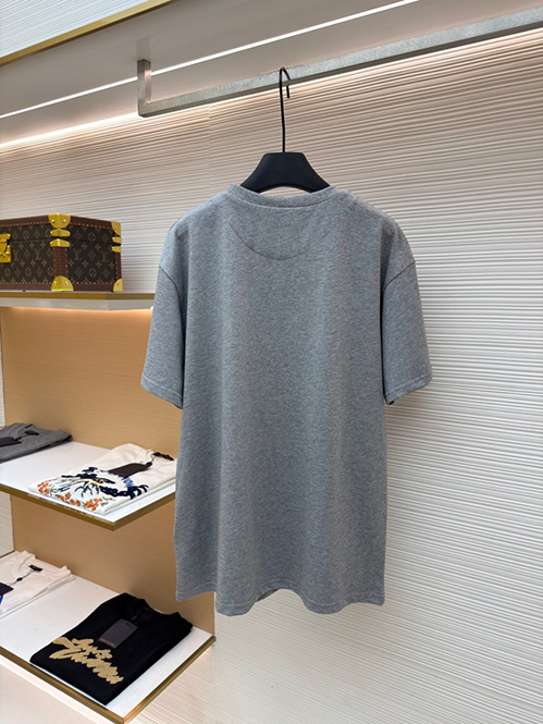 ルイ・ヴィトン メンズ・レディース 半袖Tシャツ存在感あふれる