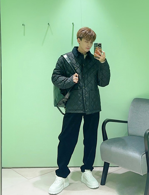 プラダ 上品カジュアルパーカー アウター中綿