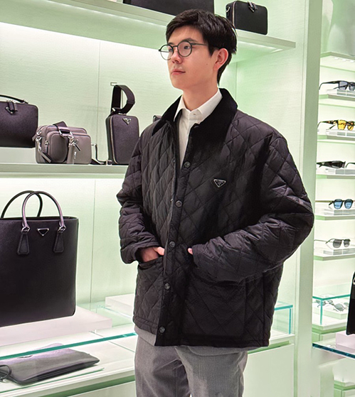 プラダ 上品カジュアルパーカー アウター中綿