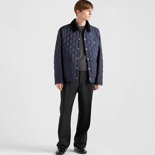 プラダ 上品カジュアルパーカー アウター中綿