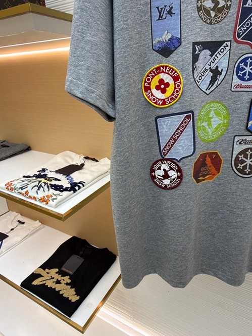 ルイ・ヴィトン メンズ・レディース 半袖Tシャツ存在感あふれる