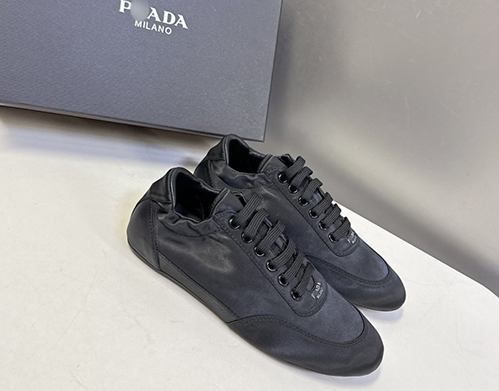 プラダ スーパーコピーコラプス レディース スニーカー