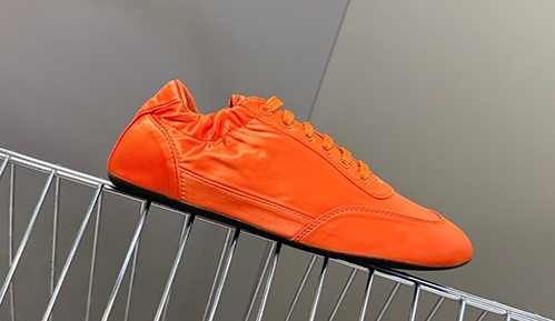 プラダ スーパーコピーコラプス レディース スニーカー