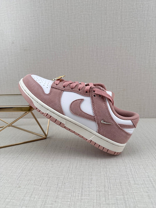 シャネル レディース スニーカー ホワイト カーフスキン アンボクシング