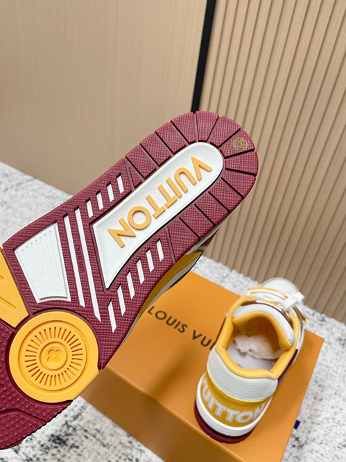 ルイ・ヴィトンスーパーコピーメンズ  バターソフト モノグラム スニーカー リミテッド