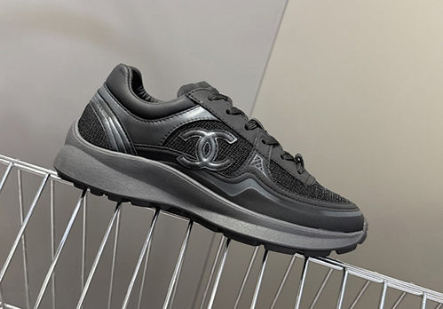 シャネル レディース スニーカー ホワイト カーフスキン アンボクシング