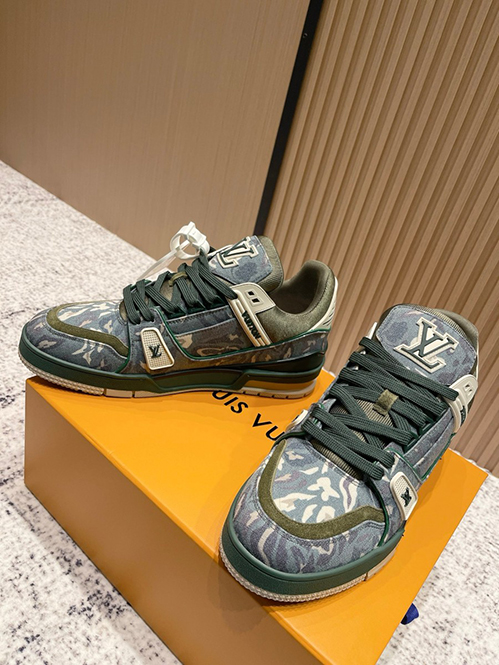 ルイ・ヴィトンメンズ レディース バター ソフト モノグラム プレミアムスニーカー