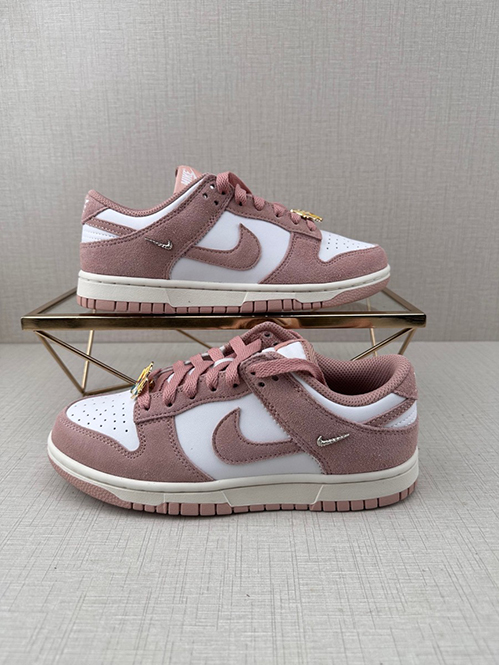 セリーヌスーパーコピーレディース スニーカー レーサー ロートップ ビブラム