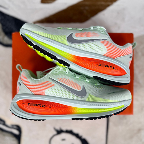 ナイキメンズ レディースデイブレイク モデルスニーカー