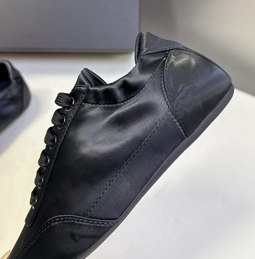 プラダ スーパーコピーコラプス レディース スニーカー