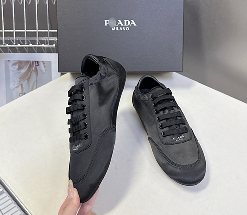 プラダ スーパーコピーコラプス レディース スニーカー
