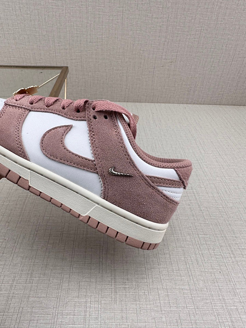 シャネル レディース スニーカー ホワイト カーフスキン アンボクシング