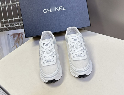 シャネル レディース スニーカー ホワイト カーフスキン アンボクシング