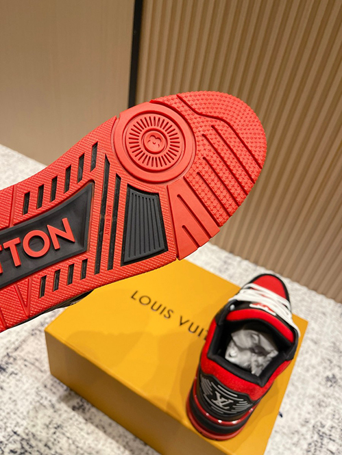 ルイ・ヴィトンスーパーコピーメンズ レディースモノグラム バターソフト スニーカー 限定モデル