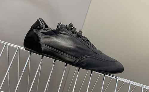 プラダ スーパーコピーコラプス レディース スニーカー