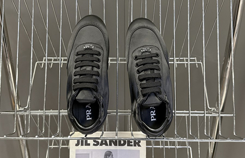 プラダ スーパーコピーコラプス レディース スニーカー