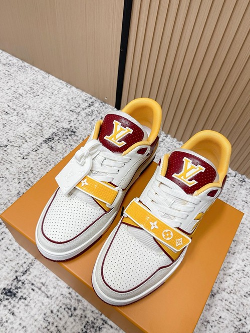 ルイ・ヴィトンスーパーコピーメンズ  バターソフト モノグラム スニーカー リミテッド