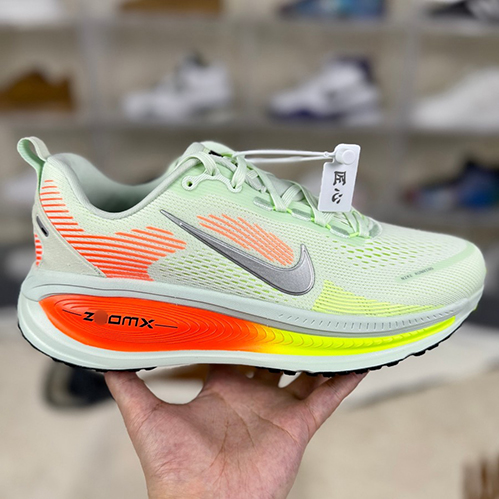 ナイキメンズ レディースデイブレイク モデルスニーカー