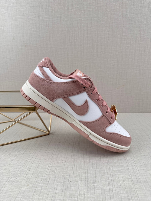 セリーヌスーパーコピーレディース スニーカー レーサー ロートップ ビブラム