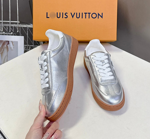 ルイ・ヴィトンスーパーコピーレディース バターソフト スニーカー 限定モデル