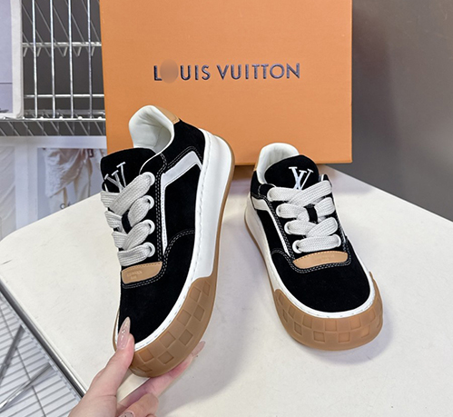 ルイ・ヴィトンメンズ レディース バターソフト モノグラム デザイン スニーカー
