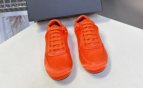 プラダ スーパーコピーコラプス レディース スニーカー