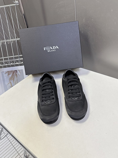 プラダ スーパーコピーコラプス レディース スニーカー