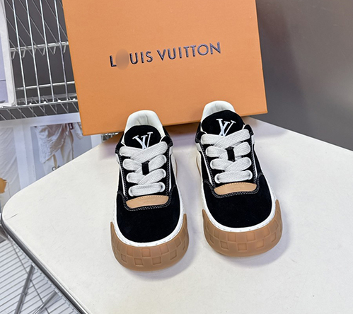 ルイ・ヴィトンメンズ レディース バターソフト モノグラム デザイン スニーカー
