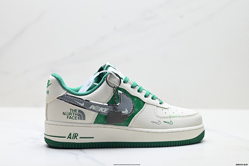 ナイキ Xノースフェイスデイブレイク 軽量 モデルスニーカー