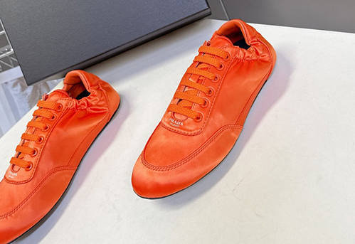 プラダ スーパーコピーコラプス レディース スニーカー