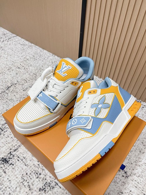 ルイ・ヴィトンスーパーコピーメンズ  バターソフト モノグラム スニーカー リミテッド