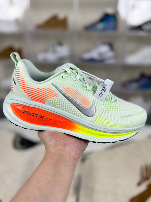 ナイキメンズ レディースデイブレイク モデルスニーカー