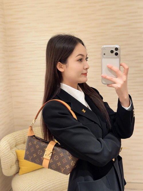 ルイ・ヴィトン ポシェット・ミア M26191